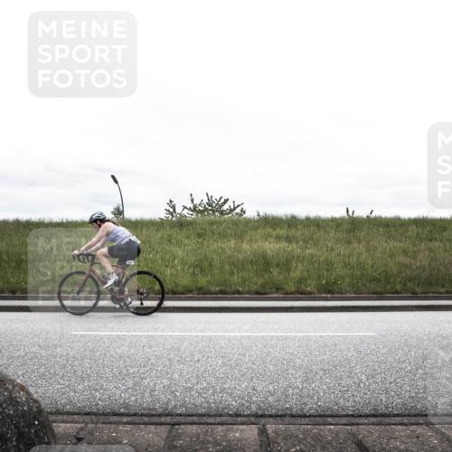 21.06.2026 - 29. Vierlanden-Triathlon H.Heesch http://msf.ph/oto/9854237 21.06.2026 12:10:43 Radfahren 830, 888 meine-sportfotos.de