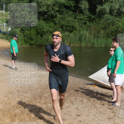 21.06.2026 - 29. Vierlanden-Triathlon Andreas Tolksdorf http://msf.ph/oto/9854270 21.06.2026 08:46:54 Schwimmen 135 meine-sportfotos.de