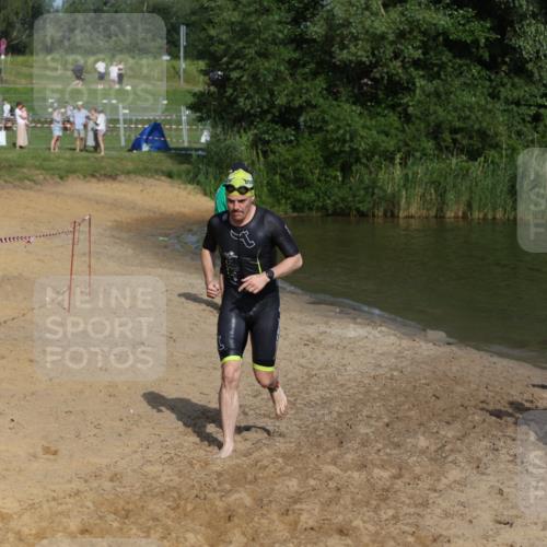 21.06.2026 - 29. Vierlanden-Triathlon Andreas Tolksdorf http://msf.ph/oto/9854304 21.06.2026 08:47:08 Schwimmen 40 meine-sportfotos.de