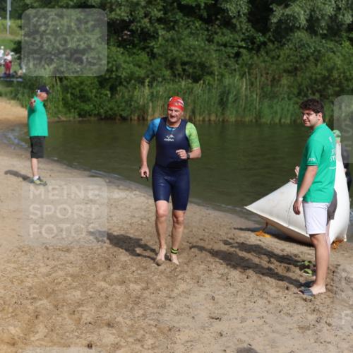 21.06.2026 - 29. Vierlanden-Triathlon Andreas Tolksdorf http://msf.ph/oto/9854321 21.06.2026 08:47:44 Schwimmen 90, 136, 180 meine-sportfotos.de