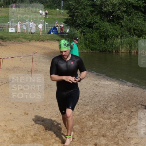 21.06.2026 - 29. Vierlanden-Triathlon Andreas Tolksdorf http://msf.ph/oto/9854364 21.06.2026 08:47:49 Schwimmen 90, 118, 136, 180 meine-sportfotos.de