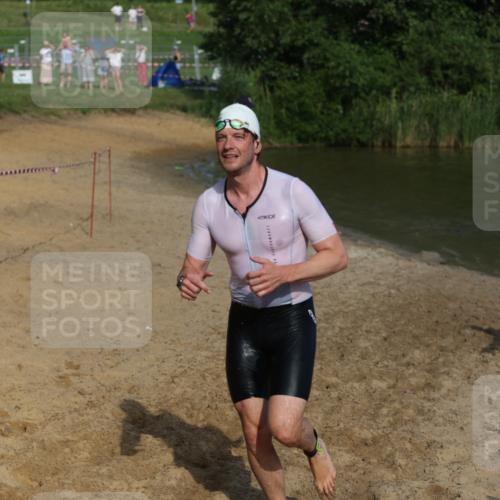 21.06.2026 - 29. Vierlanden-Triathlon Andreas Tolksdorf http://msf.ph/oto/9854456 21.06.2026 08:48:22 Schwimmen 75, 80, 83, 119, 186 meine-sportfotos.de