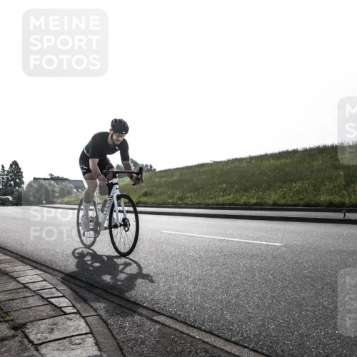 21.06.2026 - 29. Vierlanden-Triathlon H.Heesch http://msf.ph/oto/9854461 21.06.2026 08:55:58 Radfahren 69 meine-sportfotos.de
