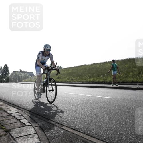 21.06.2026 - 29. Vierlanden-Triathlon H.Heesch http://msf.ph/oto/9854483 21.06.2026 08:58:25 Radfahren 25 meine-sportfotos.de