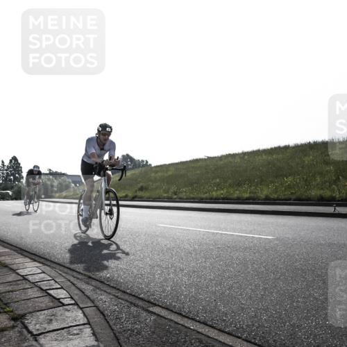 21.06.2026 - 29. Vierlanden-Triathlon H.Heesch http://msf.ph/oto/9854493 21.06.2026 08:59:02 Radfahren 83, 86, 130 meine-sportfotos.de
