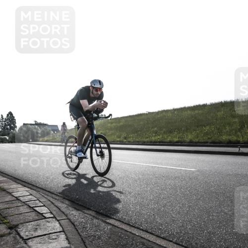 21.06.2026 - 29. Vierlanden-Triathlon H.Heesch http://msf.ph/oto/9854504 21.06.2026 08:59:49 Radfahren 135 meine-sportfotos.de