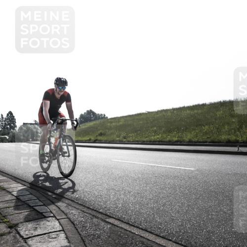 21.06.2026 - 29. Vierlanden-Triathlon H.Heesch http://msf.ph/oto/9854511 21.06.2026 09:00:38 Radfahren 48, 156 meine-sportfotos.de