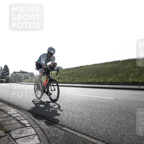 21.06.2026 - 29. Vierlanden-Triathlon H.Heesch http://msf.ph/oto/9854514 21.06.2026 09:00:58 Radfahren 115 meine-sportfotos.de