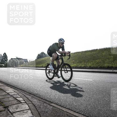 21.06.2026 - 29. Vierlanden-Triathlon H.Heesch http://msf.ph/oto/9854520 21.06.2026 09:01:29 Radfahren 80, 101 meine-sportfotos.de