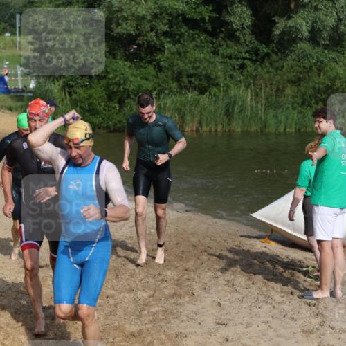21.06.2026 - 29. Vierlanden-Triathlon Andreas Tolksdorf http://msf.ph/oto/9854527 21.06.2026 08:48:31 Schwimmen 75, 80, 119, 186, 198 meine-sportfotos.de