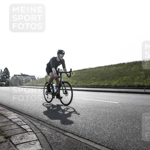 21.06.2026 - 29. Vierlanden-Triathlon H.Heesch http://msf.ph/oto/9854531 21.06.2026 09:01:55 Radfahren 71 meine-sportfotos.de