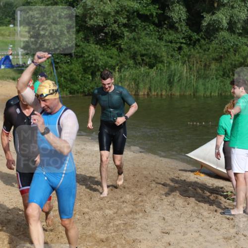 21.06.2026 - 29. Vierlanden-Triathlon Andreas Tolksdorf http://msf.ph/oto/9854532 21.06.2026 08:48:31 Schwimmen 75, 80, 119, 186, 198 meine-sportfotos.de