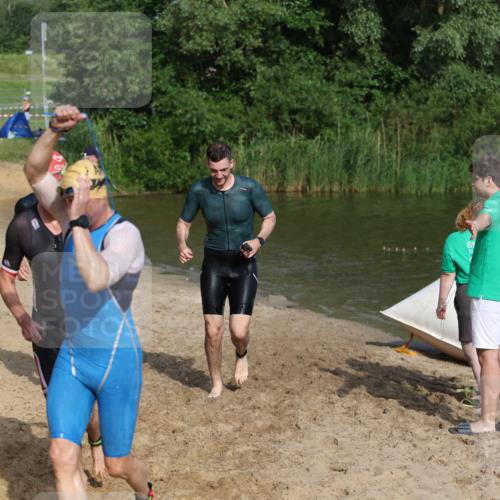 21.06.2026 - 29. Vierlanden-Triathlon Andreas Tolksdorf http://msf.ph/oto/9854534 21.06.2026 08:48:31 Schwimmen 75, 80, 119, 186, 198 meine-sportfotos.de