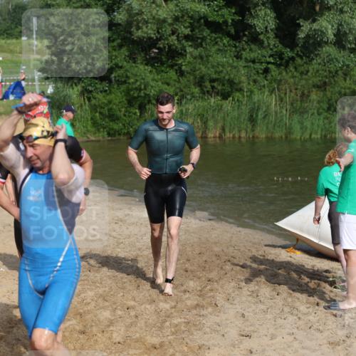 21.06.2026 - 29. Vierlanden-Triathlon Andreas Tolksdorf http://msf.ph/oto/9854539 21.06.2026 08:48:31 Schwimmen 75, 80, 119, 186, 198 meine-sportfotos.de