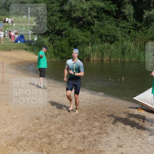 21.06.2026 - 29. Vierlanden-Triathlon Andreas Tolksdorf http://msf.ph/oto/9854554 21.06.2026 08:48:44 Schwimmen 59, 92 meine-sportfotos.de