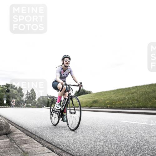 21.06.2026 - 29. Vierlanden-Triathlon H.Heesch http://msf.ph/oto/9854590 21.06.2026 10:29:46 Radfahren 14, 518, 557 meine-sportfotos.de