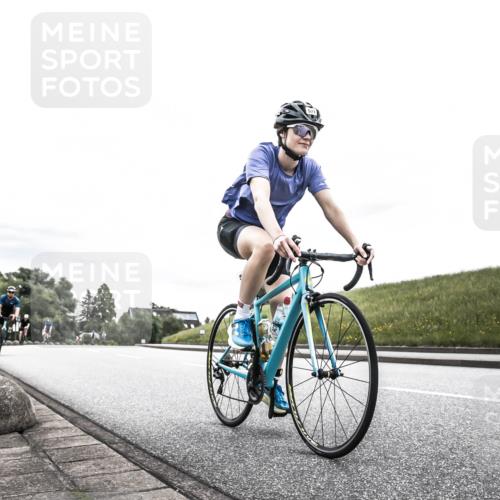 21.06.2026 - 29. Vierlanden-Triathlon H.Heesch http://msf.ph/oto/9854595 21.06.2026 10:29:51 Radfahren 113, 518, 548, 571 meine-sportfotos.de