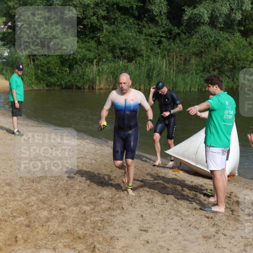 21.06.2026 - 29. Vierlanden-Triathlon Andreas Tolksdorf http://msf.ph/oto/9854601 21.06.2026 08:49:07 Schwimmen 86, 199 meine-sportfotos.de
