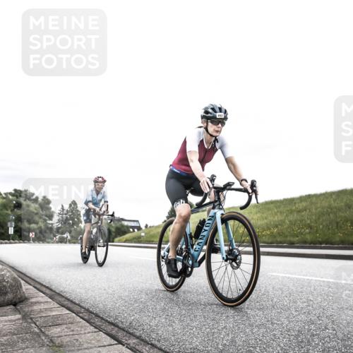 21.06.2026 - 29. Vierlanden-Triathlon H.Heesch http://msf.ph/oto/9854602 21.06.2026 10:29:59 Radfahren 2, 22, 56, 72, 492, 502 meine-sportfotos.de