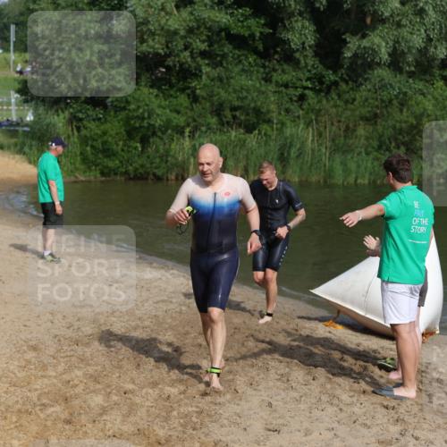 21.06.2026 - 29. Vierlanden-Triathlon Andreas Tolksdorf http://msf.ph/oto/9854621 21.06.2026 08:49:07 Schwimmen 86, 199 meine-sportfotos.de