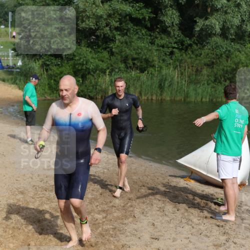 21.06.2026 - 29. Vierlanden-Triathlon Andreas Tolksdorf http://msf.ph/oto/9854626 21.06.2026 08:49:08 Schwimmen 54, 86, 199 meine-sportfotos.de