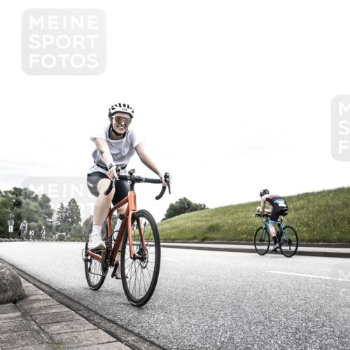 21.06.2026 - 29. Vierlanden-Triathlon H.Heesch http://msf.ph/oto/9854633 21.06.2026 10:30:38 Radfahren 158, 307, 579 meine-sportfotos.de
