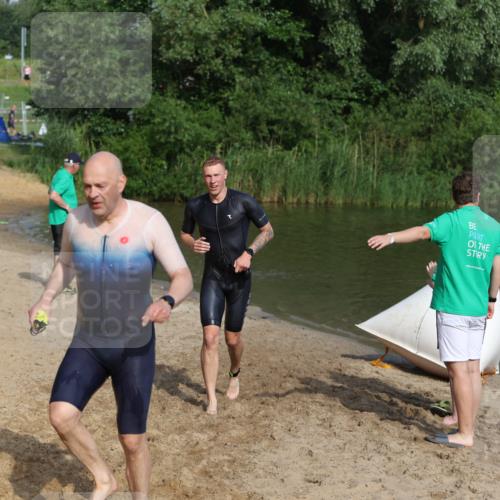 21.06.2026 - 29. Vierlanden-Triathlon Andreas Tolksdorf http://msf.ph/oto/9854642 21.06.2026 08:49:09 Schwimmen 54, 86, 199 meine-sportfotos.de