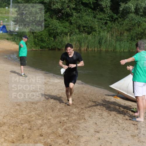 21.06.2026 - 29. Vierlanden-Triathlon Andreas Tolksdorf http://msf.ph/oto/9854655 21.06.2026 08:49:19 Schwimmen 54 meine-sportfotos.de
