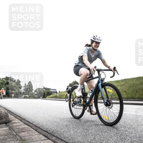 21.06.2026 - 29. Vierlanden-Triathlon H.Heesch http://msf.ph/oto/9854659 21.06.2026 10:30:58 Radfahren 175, 360, 505, 523, 580 meine-sportfotos.de