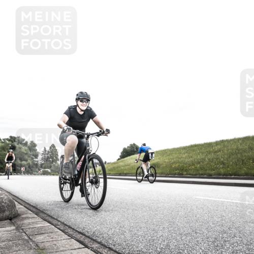 21.06.2026 - 29. Vierlanden-Triathlon H.Heesch http://msf.ph/oto/9854672 21.06.2026 10:31:18 Radfahren 229, 265, 498, 612 meine-sportfotos.de