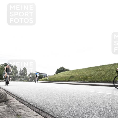 21.06.2026 - 29. Vierlanden-Triathlon H.Heesch http://msf.ph/oto/9854677 21.06.2026 10:31:19 Radfahren 229, 265, 498, 612 meine-sportfotos.de