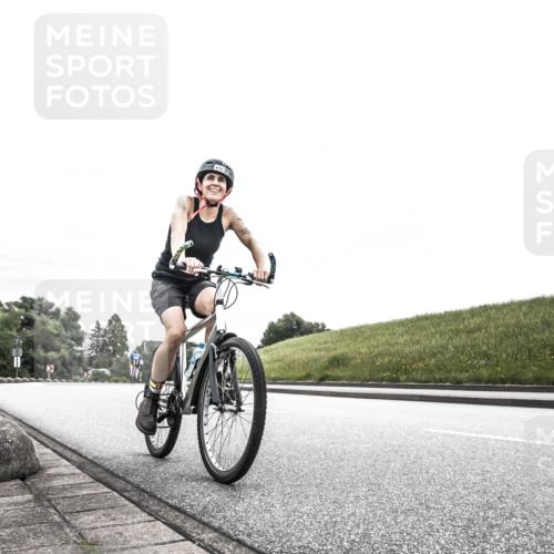 21.06.2026 - 29. Vierlanden-Triathlon H.Heesch http://msf.ph/oto/9854680 21.06.2026 10:31:20 Radfahren 265, 498, 612 meine-sportfotos.de