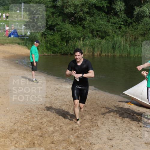 21.06.2026 - 29. Vierlanden-Triathlon Andreas Tolksdorf http://msf.ph/oto/9854684 21.06.2026 08:49:19 Schwimmen 54 meine-sportfotos.de