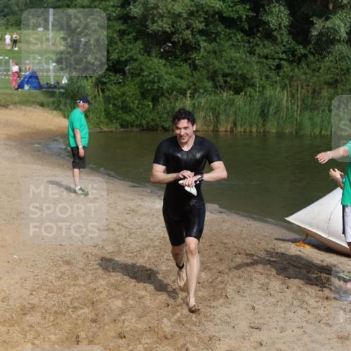 21.06.2026 - 29. Vierlanden-Triathlon Andreas Tolksdorf http://msf.ph/oto/9854695 21.06.2026 08:49:19 Schwimmen 54 meine-sportfotos.de