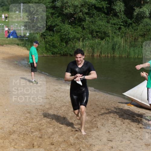 21.06.2026 - 29. Vierlanden-Triathlon Andreas Tolksdorf http://msf.ph/oto/9854698 21.06.2026 08:49:19 Schwimmen 54 meine-sportfotos.de
