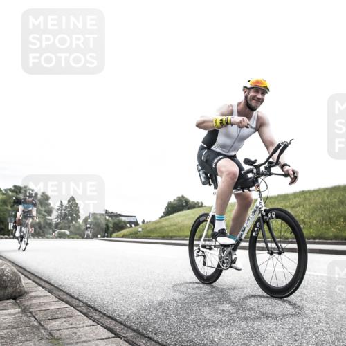 21.06.2026 - 29. Vierlanden-Triathlon H.Heesch http://msf.ph/oto/9854707 21.06.2026 10:32:00 Radfahren 52, 62, 137, 138, 213, 332 meine-sportfotos.de