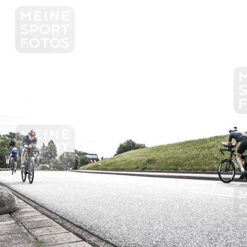 21.06.2026 - 29. Vierlanden-Triathlon H.Heesch http://msf.ph/oto/9854710 21.06.2026 10:32:02 Radfahren 52, 62, 137, 138, 213, 617 meine-sportfotos.de