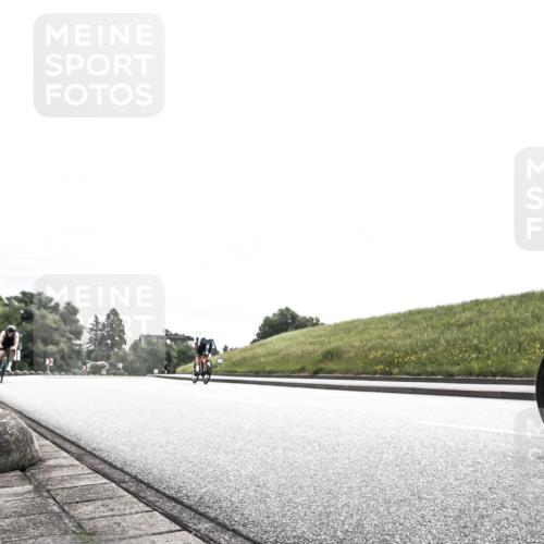 21.06.2026 - 29. Vierlanden-Triathlon H.Heesch http://msf.ph/oto/9854728 21.06.2026 10:32:24 Radfahren 13, 84, 165, 169, 199, 595 meine-sportfotos.de