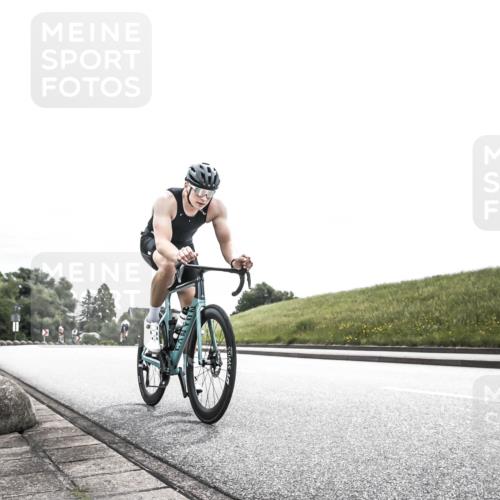 21.06.2026 - 29. Vierlanden-Triathlon H.Heesch http://msf.ph/oto/9854729 21.06.2026 10:32:26 Radfahren 13, 54, 165, 169, 595 meine-sportfotos.de