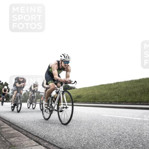 21.06.2026 - 29. Vierlanden-Triathlon H.Heesch http://msf.ph/oto/9854745 21.06.2026 12:06:10 Radfahren 264, 706, 829, 913, 919, 941, 954, 956, 957, 963, 965, 966, 972, 975 meine-sportfotos.de