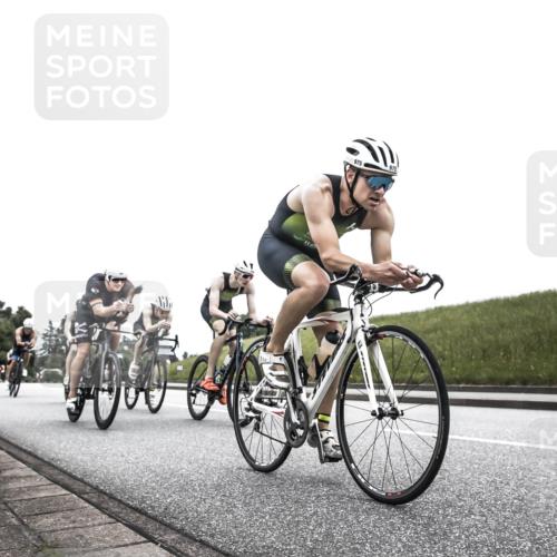 21.06.2026 - 29. Vierlanden-Triathlon H.Heesch http://msf.ph/oto/9854746 21.06.2026 12:06:10 Radfahren 264, 706, 829, 913, 919, 941, 954, 956, 957, 963, 965, 966, 972, 975 meine-sportfotos.de