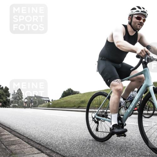 21.06.2026 - 29. Vierlanden-Triathlon H.Heesch http://msf.ph/oto/9854788 21.06.2026 12:06:15 Radfahren 752, 829, 913 meine-sportfotos.de