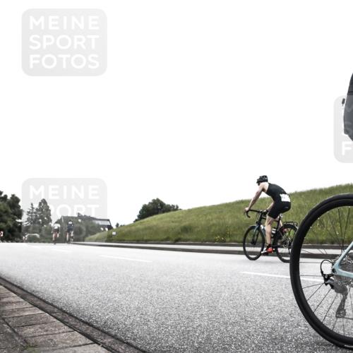 21.06.2026 - 29. Vierlanden-Triathlon H.Heesch http://msf.ph/oto/9854789 21.06.2026 12:06:15 Radfahren 752, 829, 913 meine-sportfotos.de