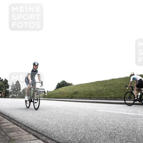 21.06.2026 - 29. Vierlanden-Triathlon H.Heesch http://msf.ph/oto/9854794 21.06.2026 12:06:27 Radfahren 754, 833, 970, 971 meine-sportfotos.de