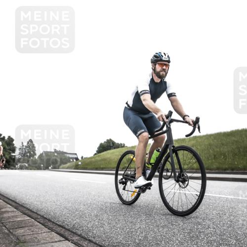 21.06.2026 - 29. Vierlanden-Triathlon H.Heesch http://msf.ph/oto/9854798 21.06.2026 12:06:28 Radfahren 754, 833, 970, 971 meine-sportfotos.de