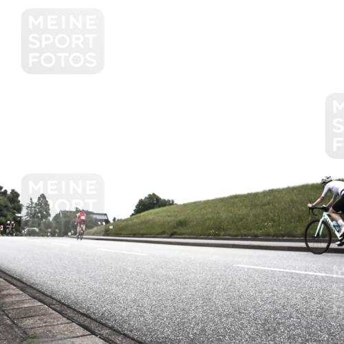 21.06.2026 - 29. Vierlanden-Triathlon H.Heesch http://msf.ph/oto/9854834 21.06.2026 12:06:53 Radfahren 281, 739, 847, 889, 911, 974 meine-sportfotos.de