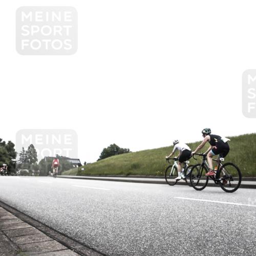 21.06.2026 - 29. Vierlanden-Triathlon H.Heesch http://msf.ph/oto/9854837 21.06.2026 12:06:53 Radfahren 281, 739, 847, 889, 911, 974 meine-sportfotos.de
