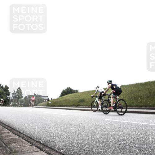 21.06.2026 - 29. Vierlanden-Triathlon H.Heesch http://msf.ph/oto/9854839 21.06.2026 12:06:53 Radfahren 281, 739, 847, 889, 911, 974 meine-sportfotos.de
