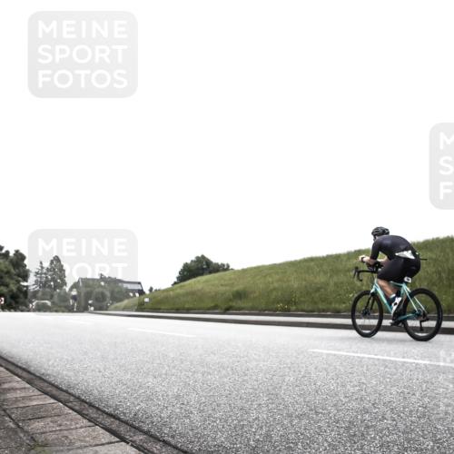 21.06.2026 - 29. Vierlanden-Triathlon H.Heesch http://msf.ph/oto/9854880 21.06.2026 12:07:02 Radfahren 638, 768, 910, 946, 952, 953 meine-sportfotos.de