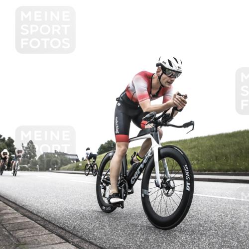 21.06.2026 - 29. Vierlanden-Triathlon H.Heesch http://msf.ph/oto/9854895 21.06.2026 12:07:24 Radfahren 790, 912, 926, 934, 935, 943, 962, 967 meine-sportfotos.de